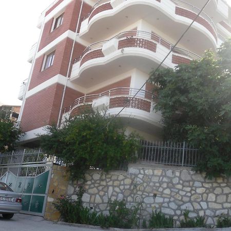 Lux Apartments Vlorë Esterno foto