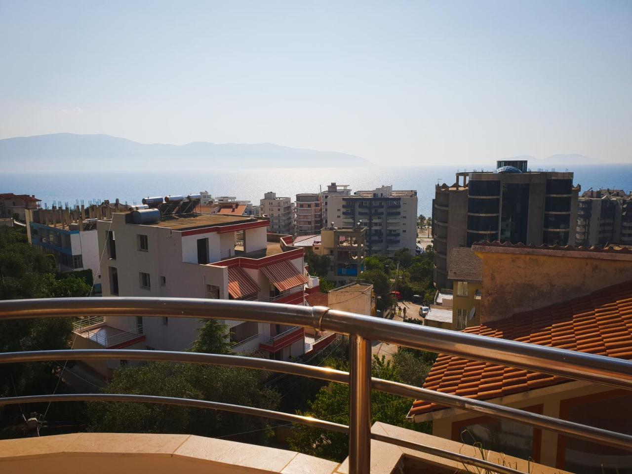 Lux Apartments Vlorë Esterno foto