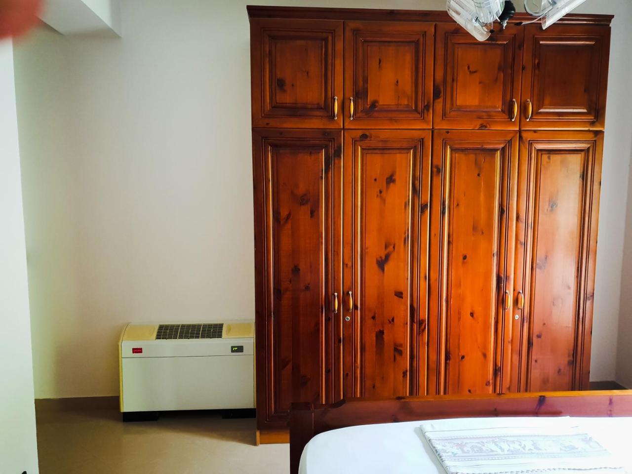 Lux Apartments Vlorë Esterno foto