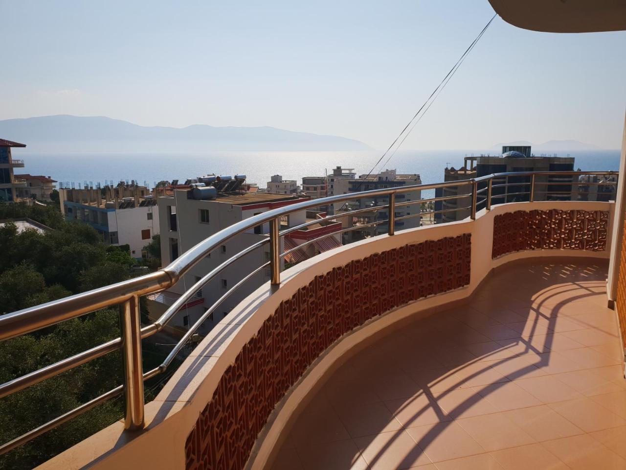 Lux Apartments Vlorë Esterno foto