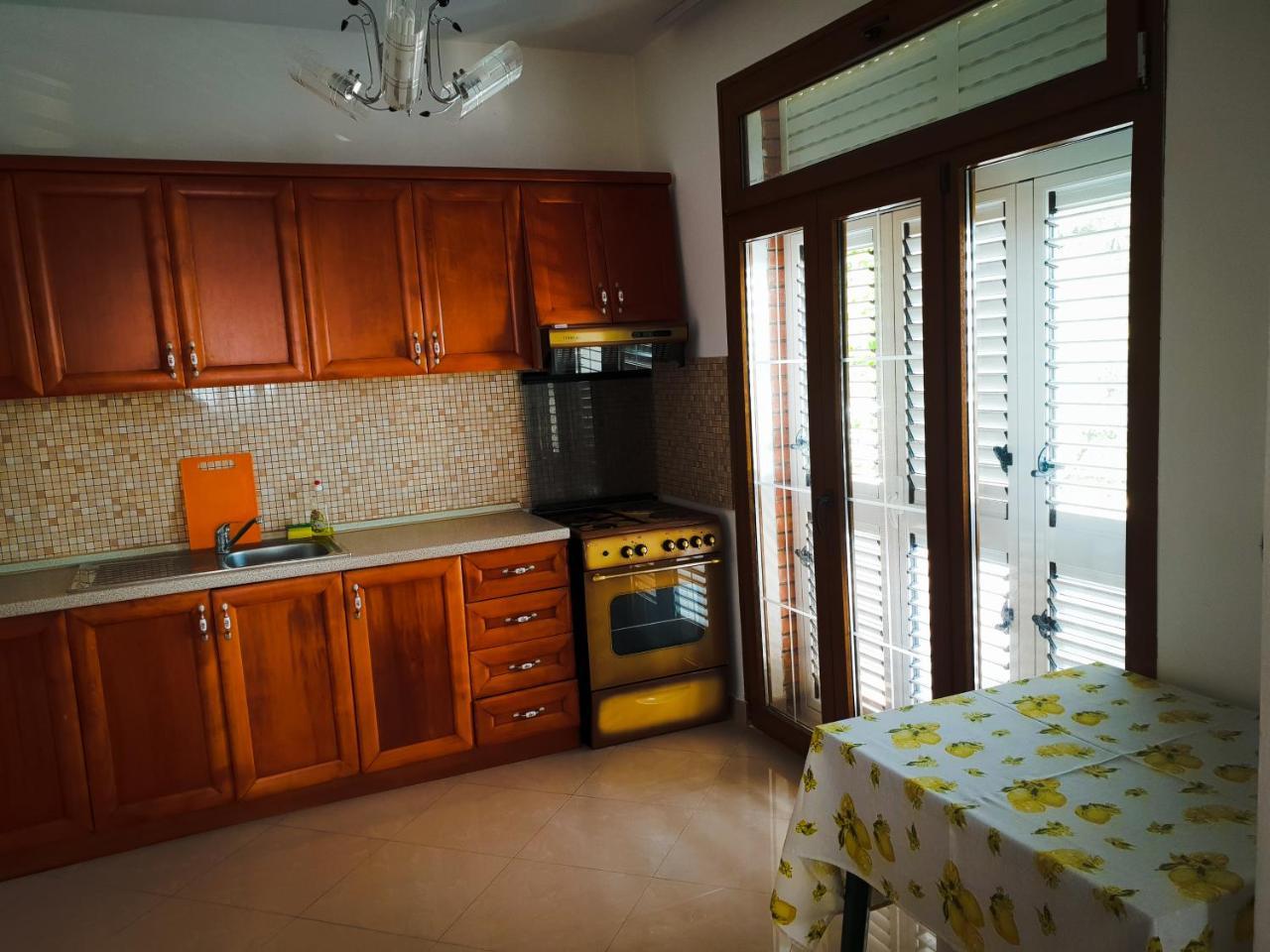 Lux Apartments Vlorë Esterno foto