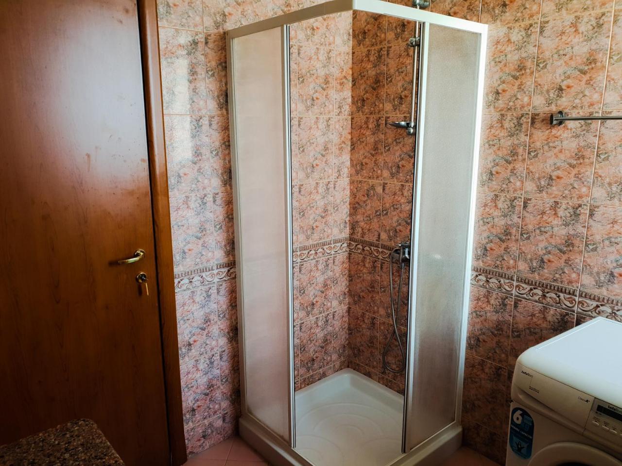 Lux Apartments Vlorë Esterno foto