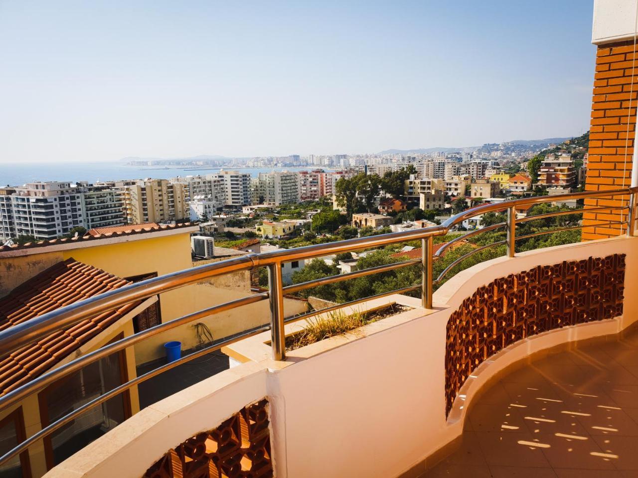 Lux Apartments Vlorë Esterno foto