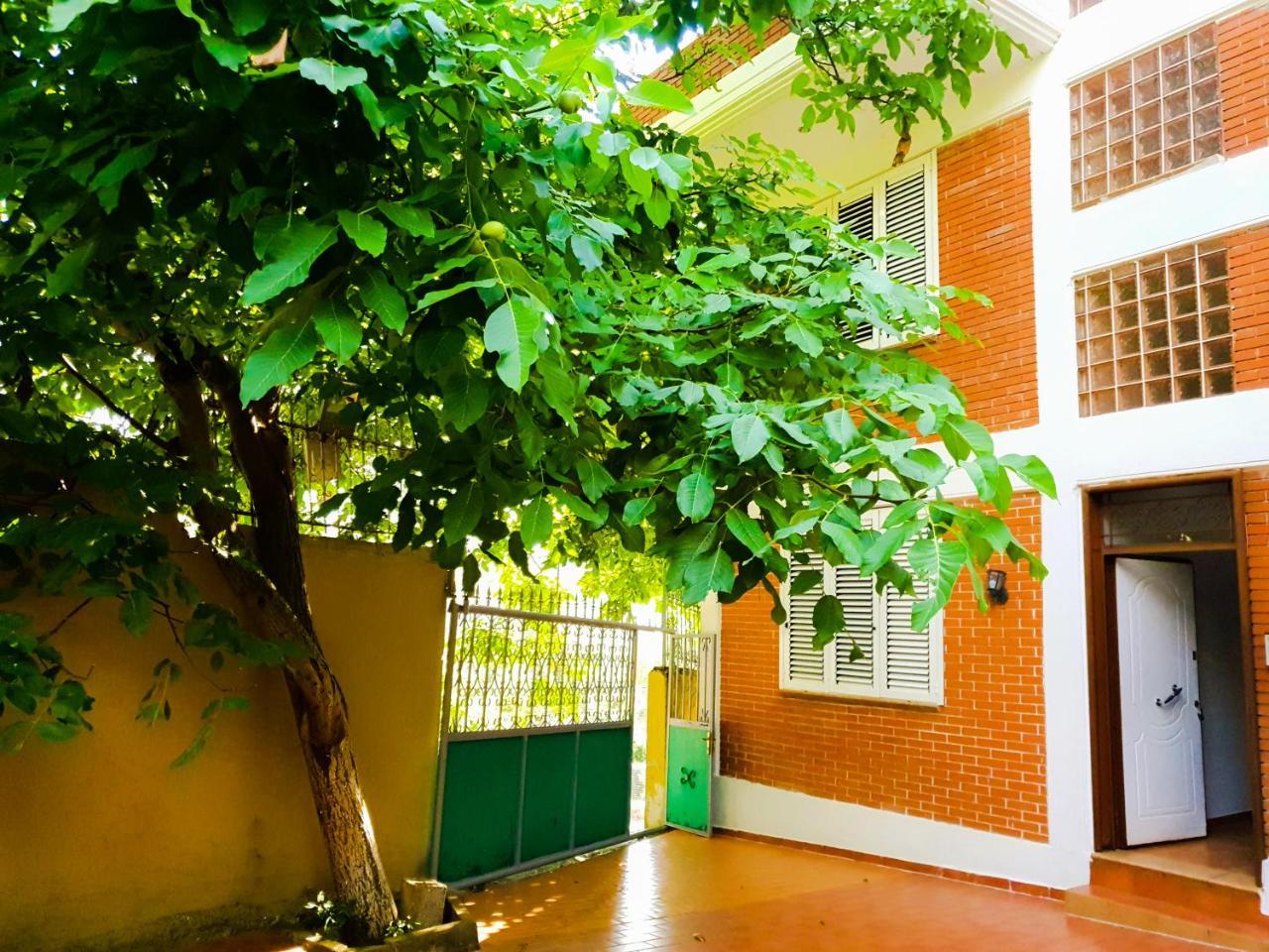 Lux Apartments Vlorë Esterno foto
