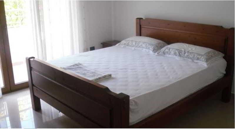Lux Apartments Vlorë Esterno foto